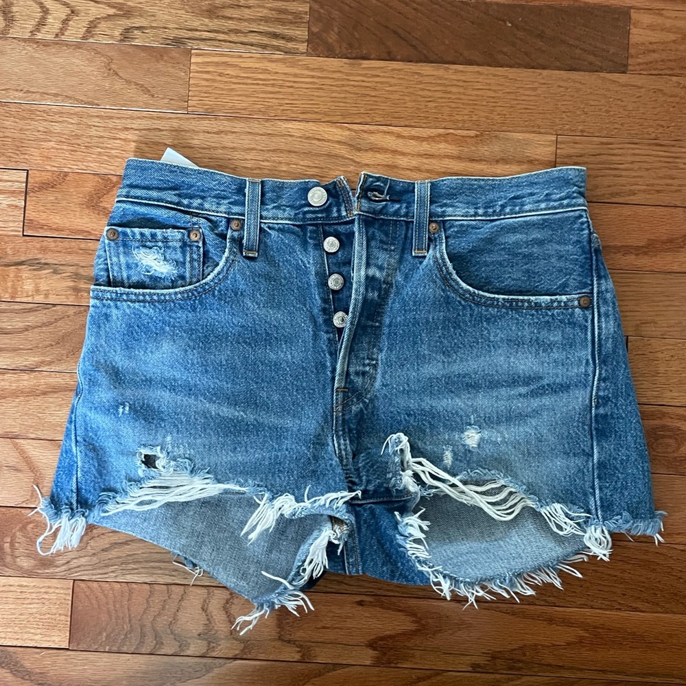 Levi’s 501 Womens ripped jean shorts